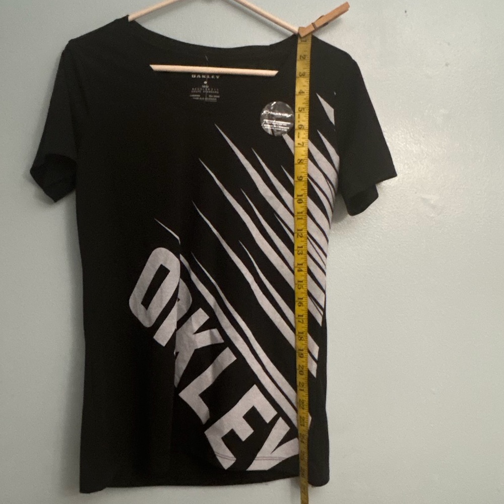 OAKLEY T SHIRT